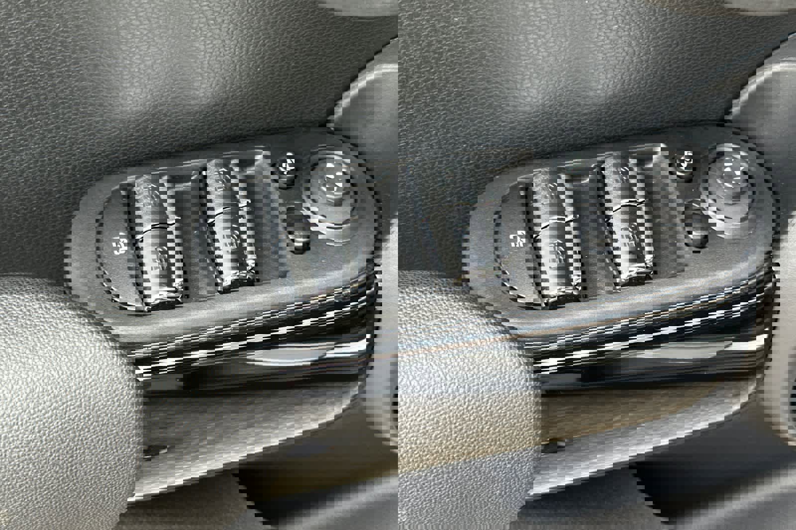 Used 2024 MINI Cooper 4-Door Hardtop image 13