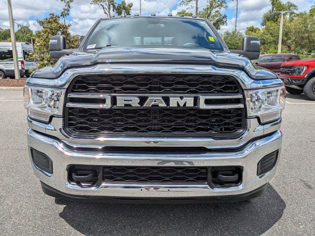 Used 2024 RAM 3500 Tradesman w/ Chrome Appearance Group AWD/4WD image 8