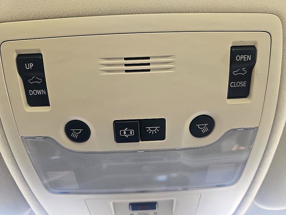 Used 2015 Lexus ES 300h w/ Navigation System Package FWD image 28