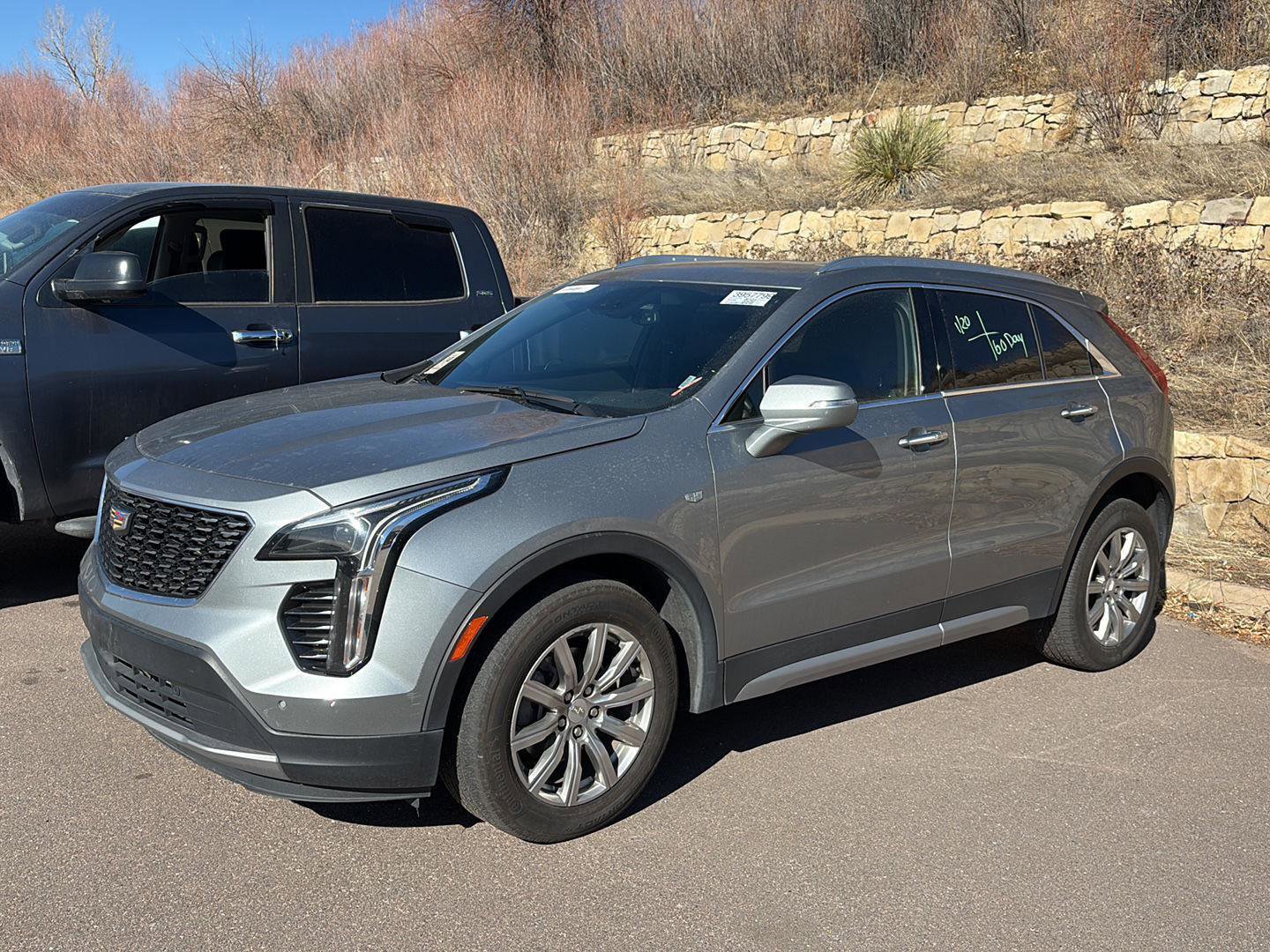 Used 2023 Cadillac XT4 Premium Luxury image 2