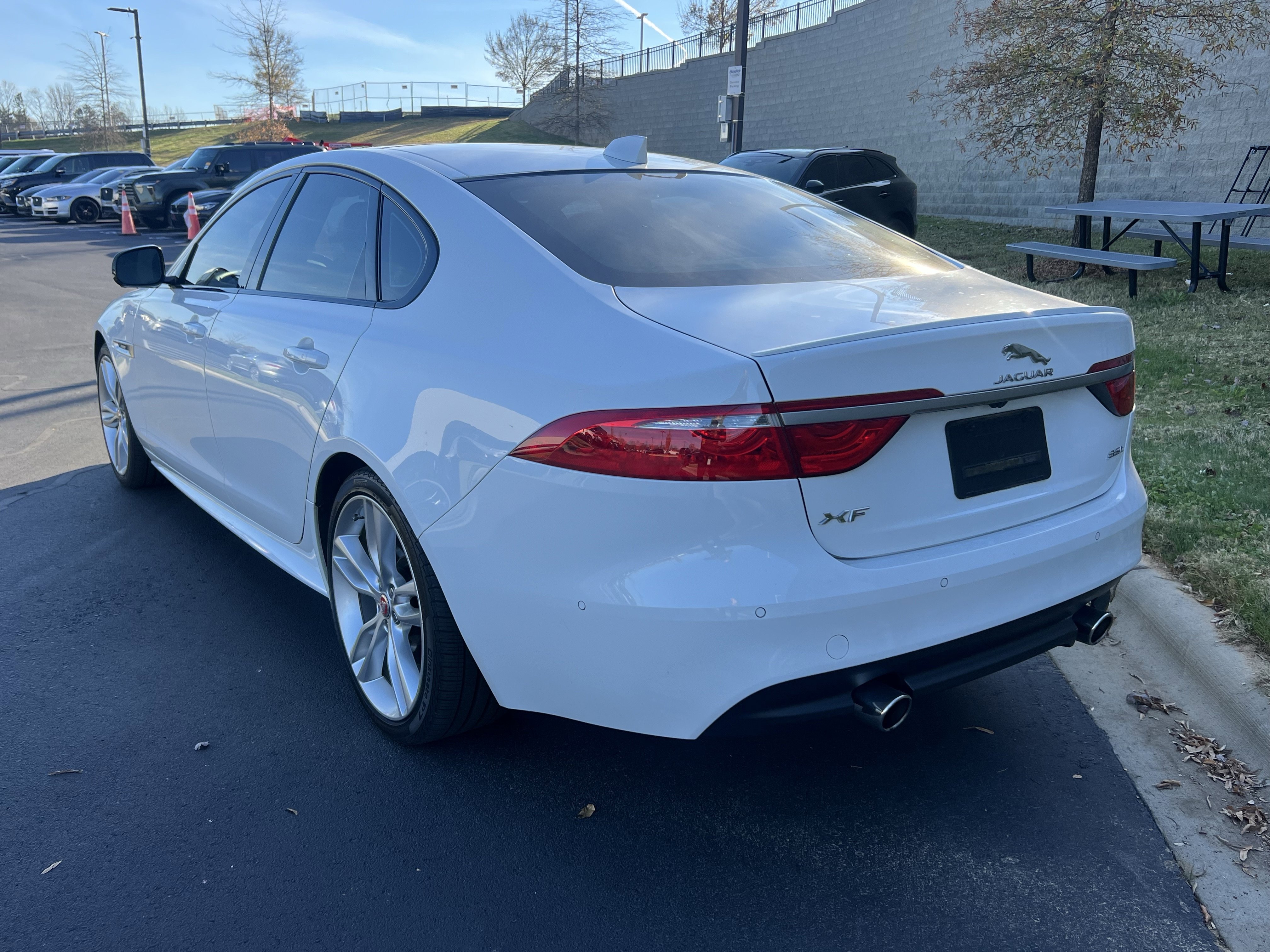 Used 2018 Jaguar XF R-Sport image 5