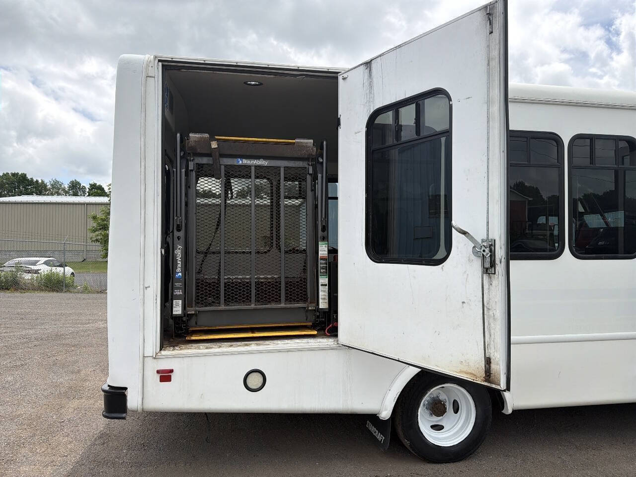 Used 2018 Ford E-350 and Econoline 350 Super Duty w/ Shuttle Bus Prep Package RWD image 10