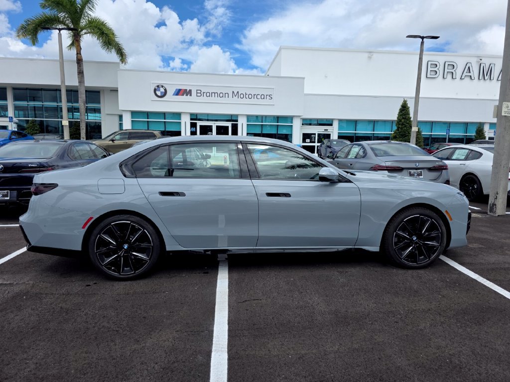 New 2026 BMW 750e xDrive w/ Executive Package AWD/4WD image 3