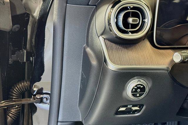 New 2027 Mercedes-Benz CLE 300 4MATIC Coupe image 10