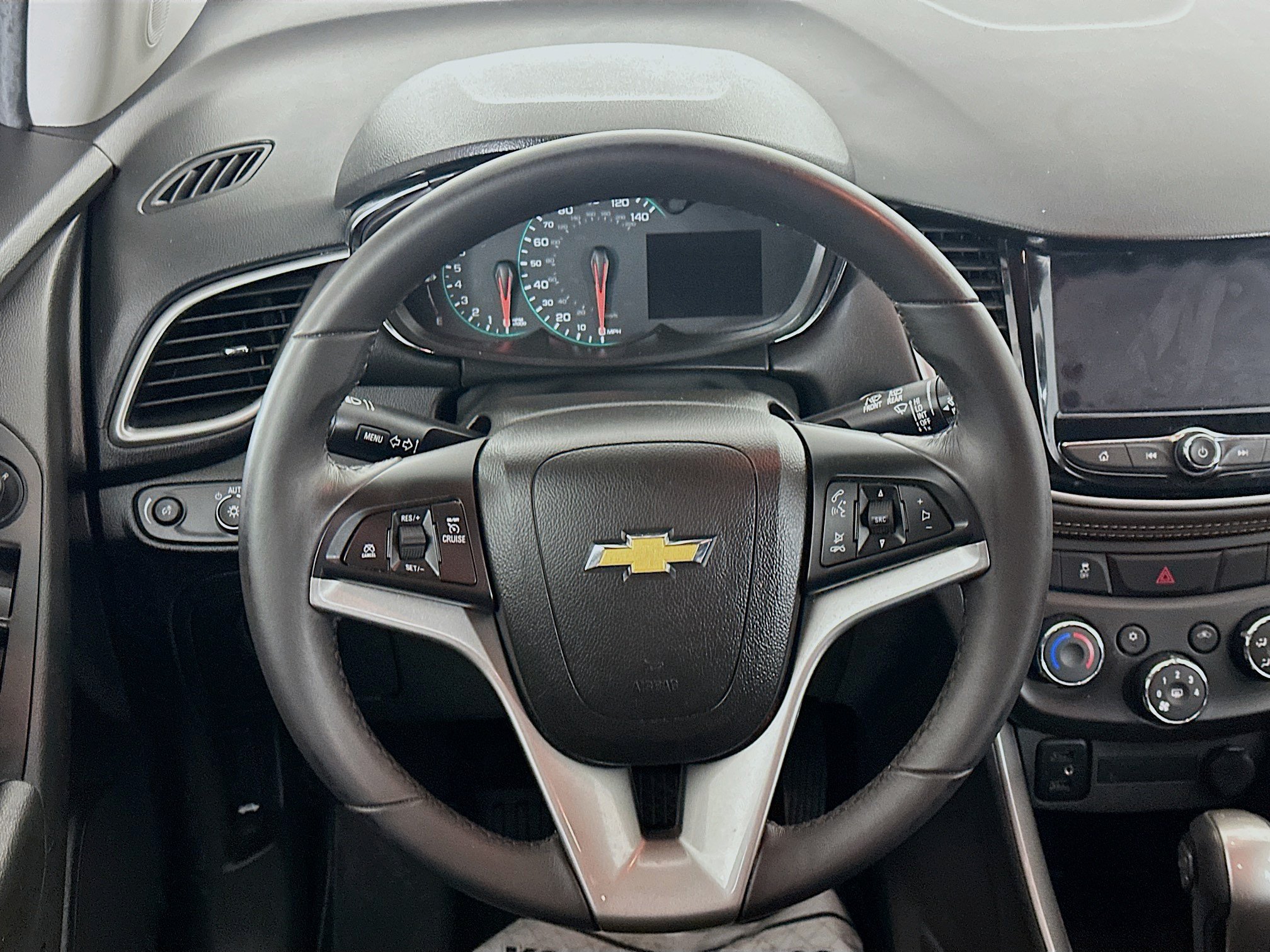 Used 2022 Chevrolet Trax LT w/ LT Convenience Package FWD image 18