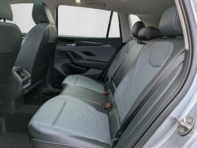 New 2026 Volkswagen Tiguan SE AWD/4WD image 16