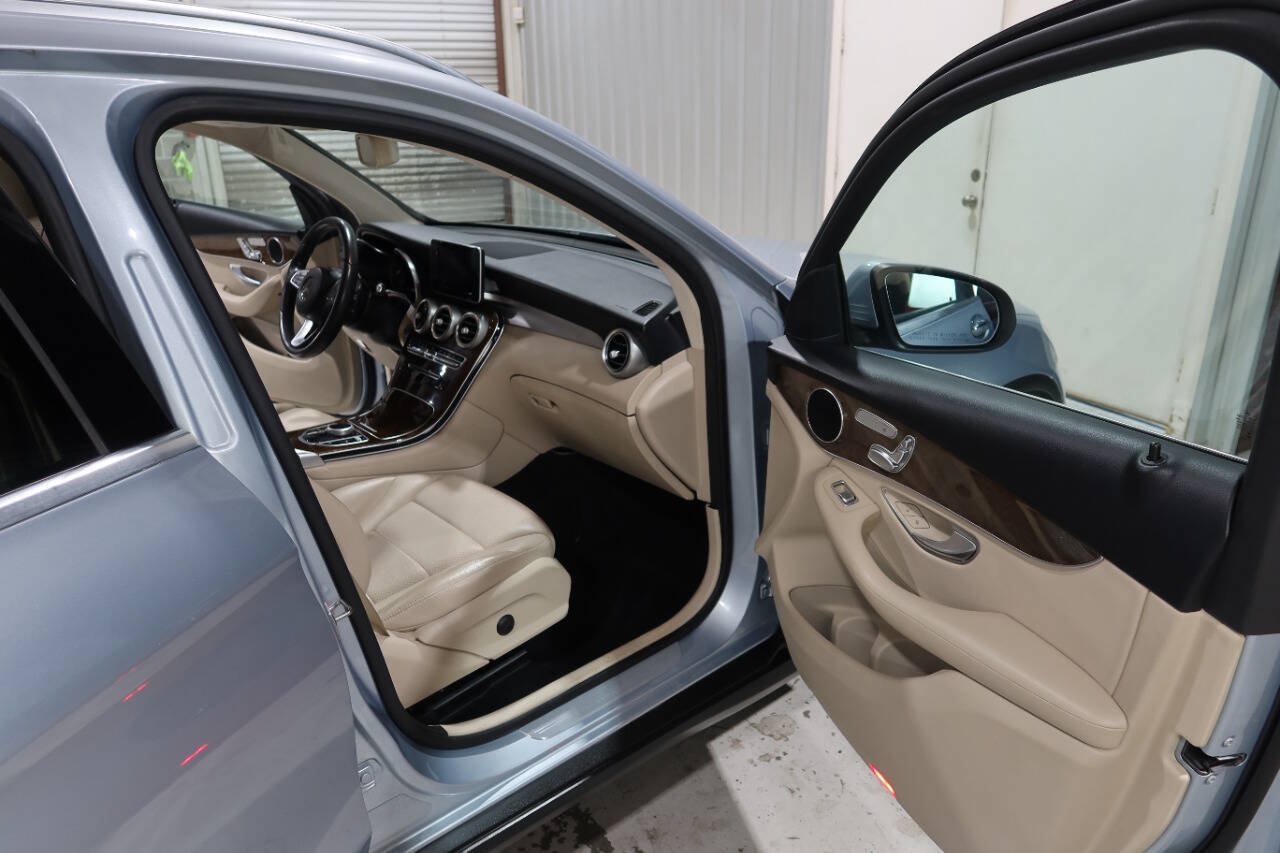 Used 2018 Mercedes-Benz GLC 300 image 12