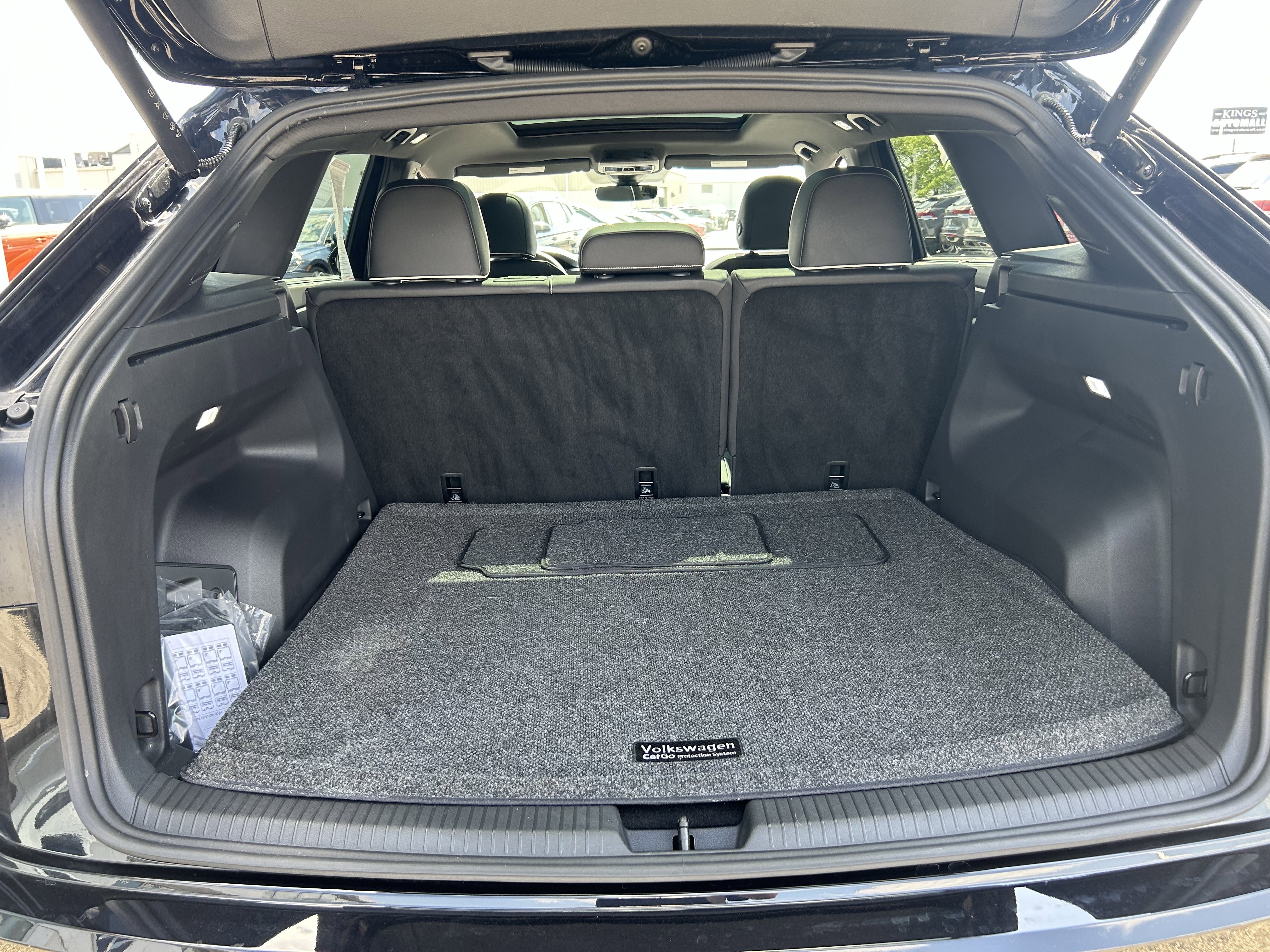 Certified 2025 Volkswagen Atlas Cross Sport SEL Premium R-Line AWD/4WD image 28