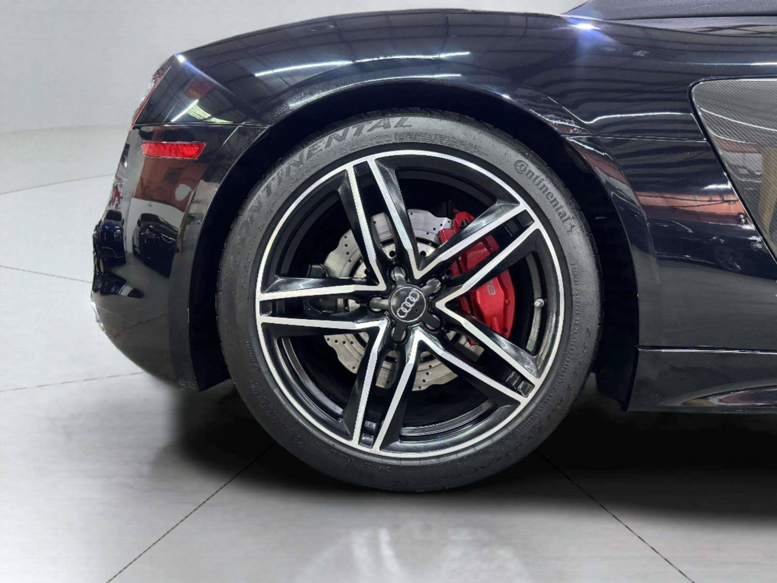 Used 2017 Audi R8 V10 w/ Carbon Exterior Package AWD/4WD image 60