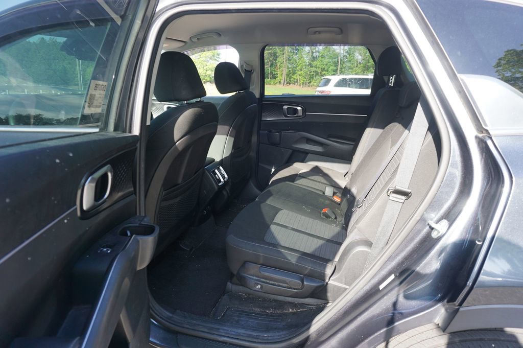 Used 2022 Kia Sorento LX FWD image 12