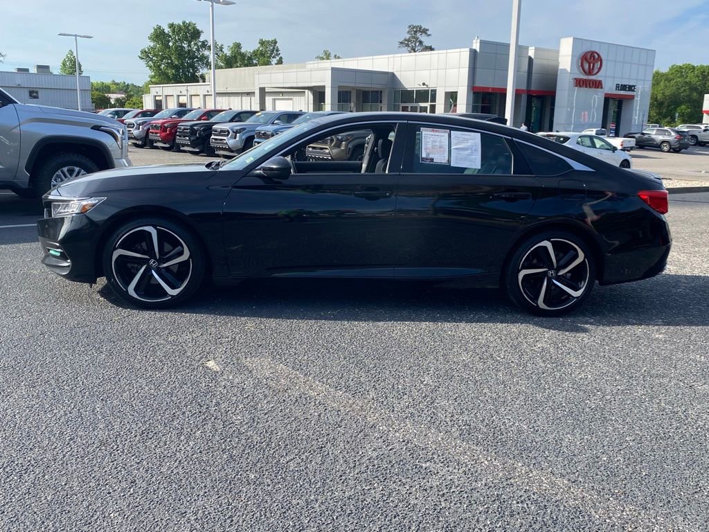 Used 2018 Honda Accord Sport image 4