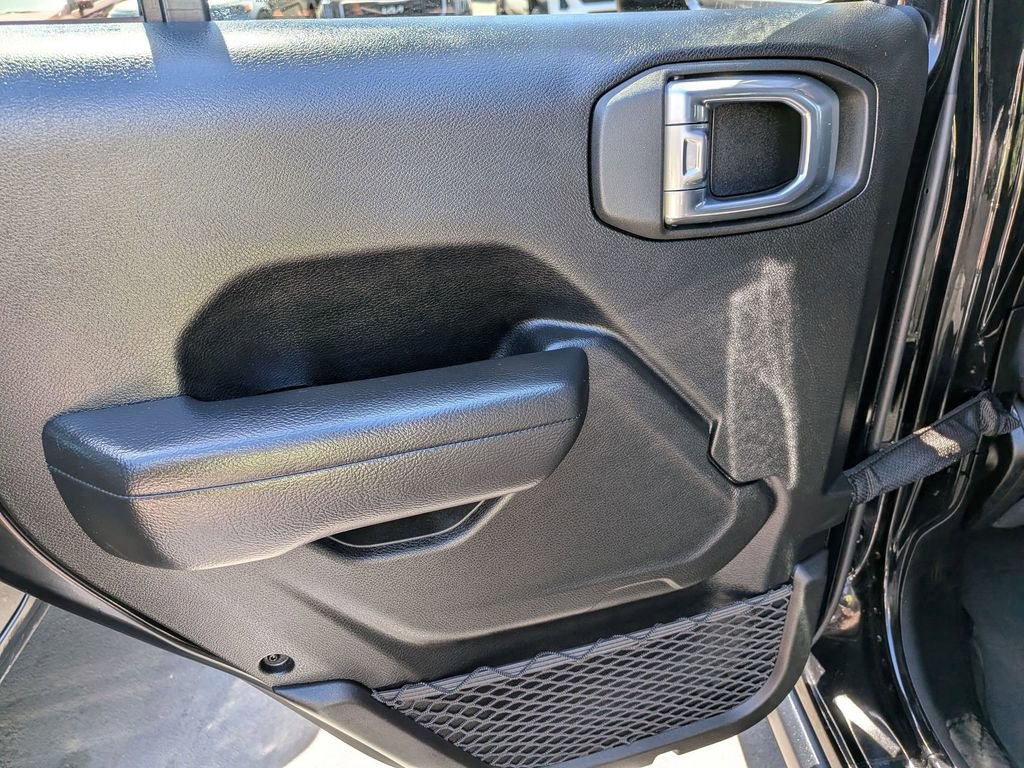 Used 2025 Jeep Wrangler Unlimited Rubicon image 26