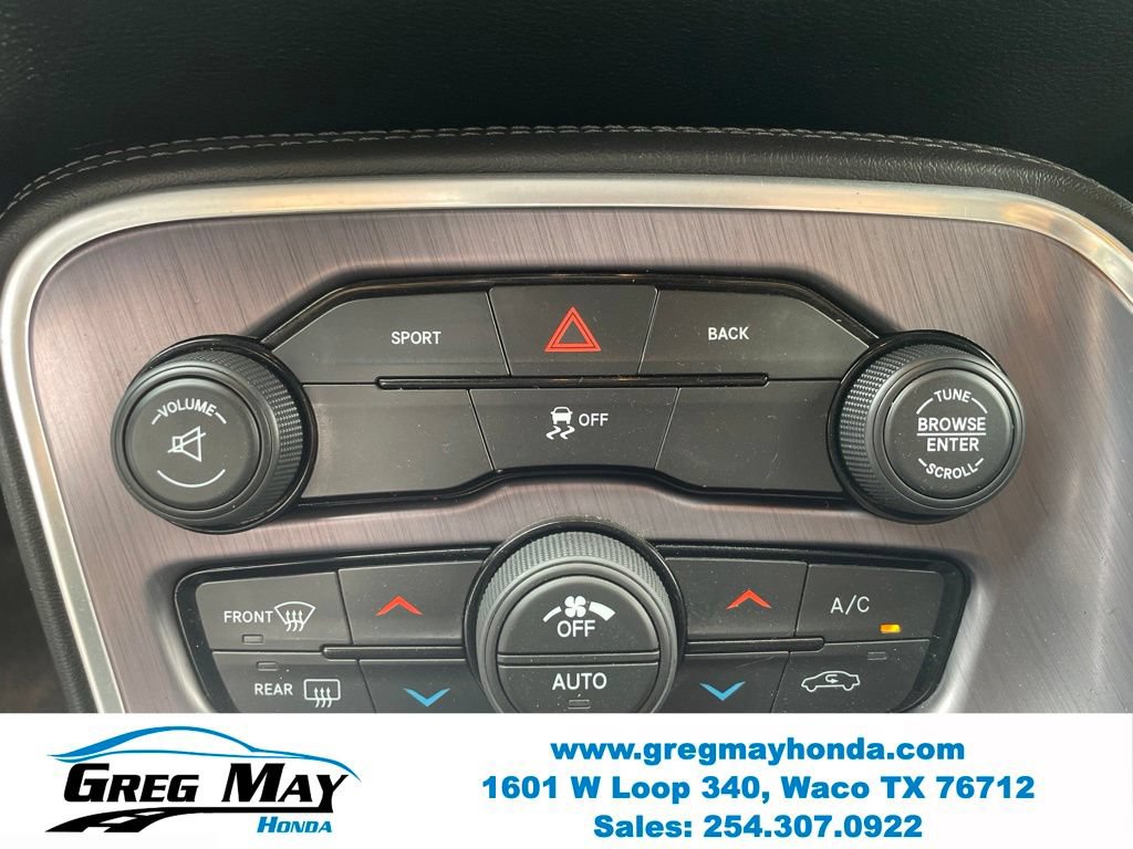 Used 2016 Dodge Challenger SXT w/ Cold Weather Group RWD image 18