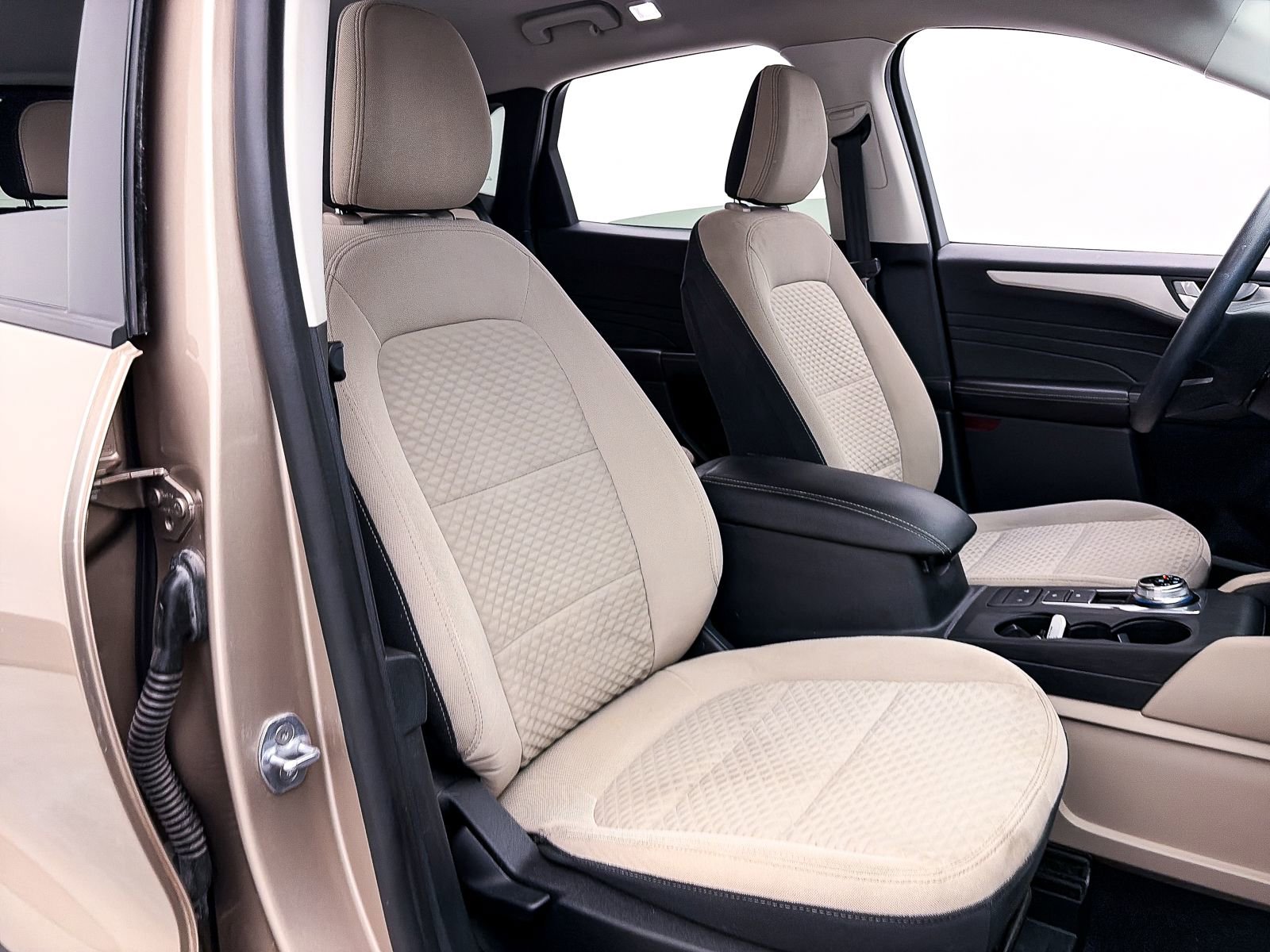 Used 2021 Ford Escape SE image 36