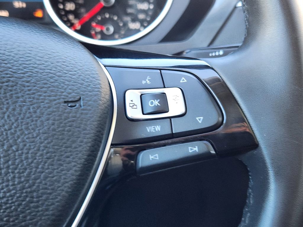 Used 2020 Volkswagen Tiguan SE w/ Panoramic Sunroof Package image 20