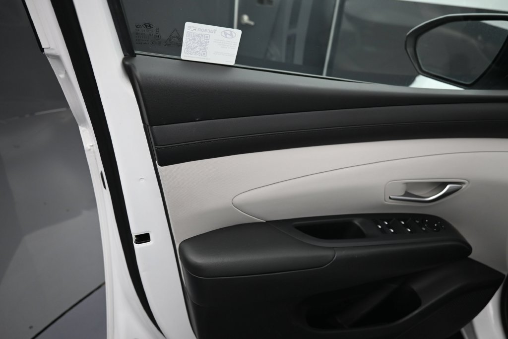 Certified 2025 Hyundai Tucson SEL AWD/4WD image 13