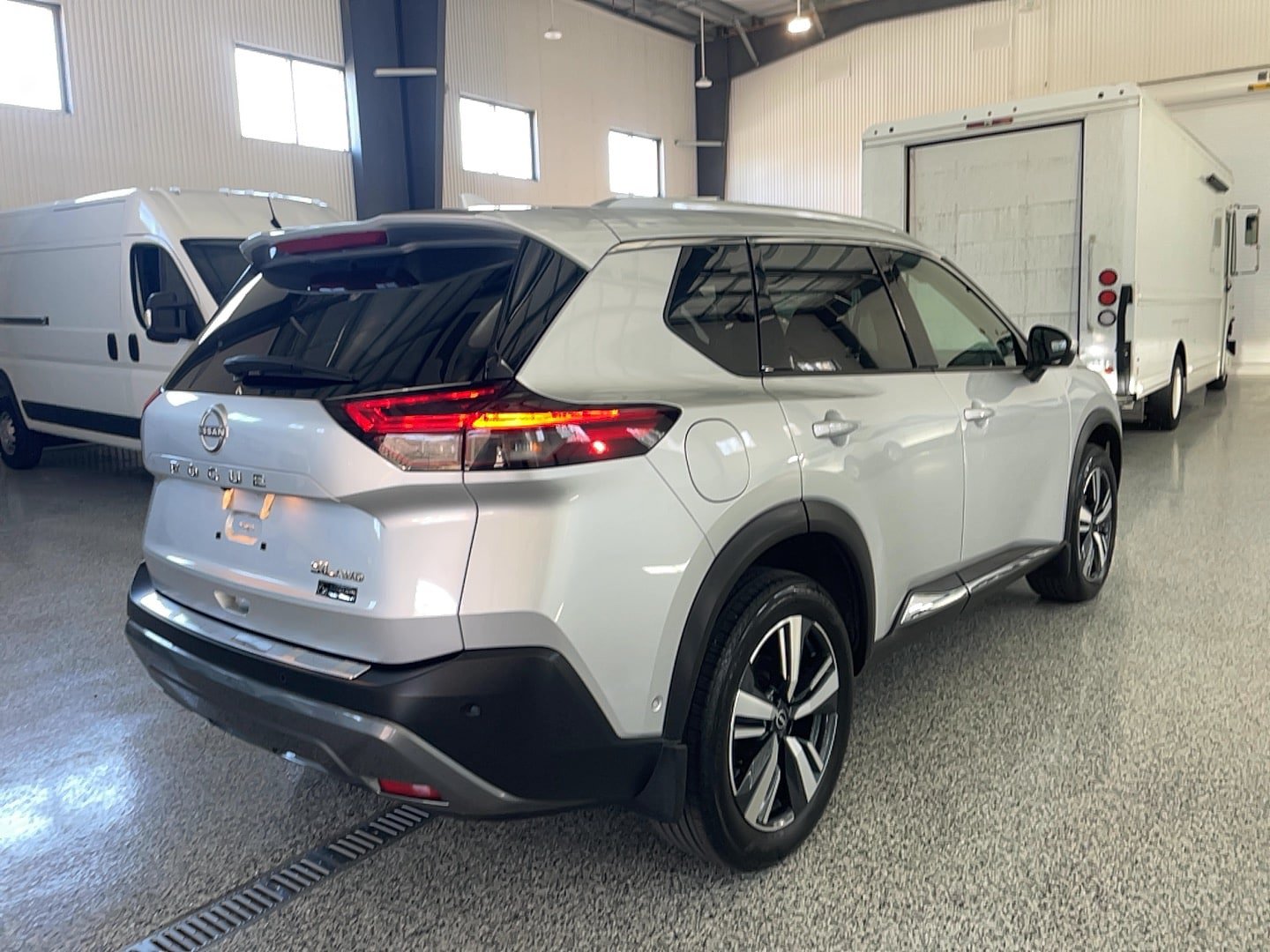 Used 2023 Nissan Rogue SL w/ SL Premium Package AWD/4WD image 18