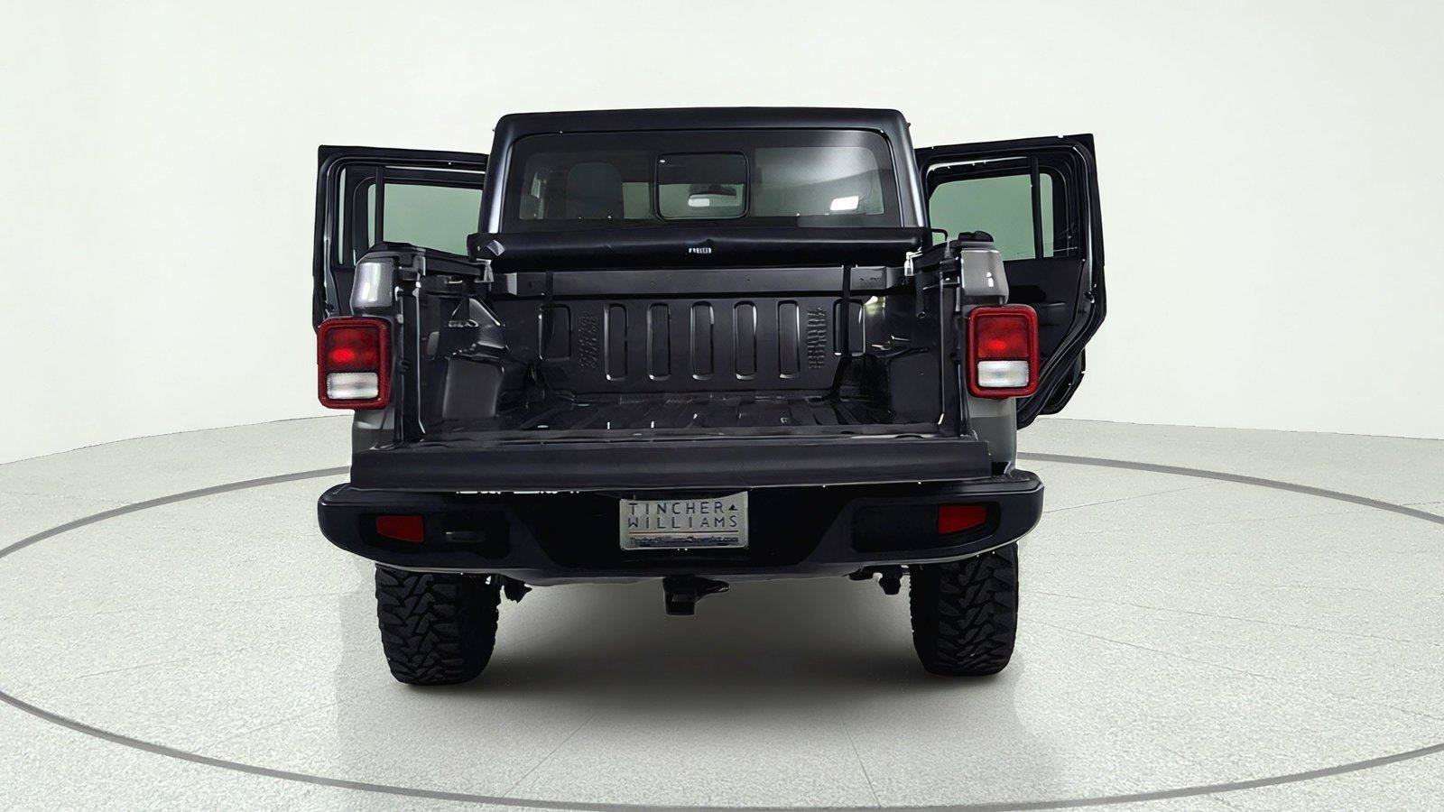 Used 2025 Jeep Gladiator Sport AWD/4WD image 13
