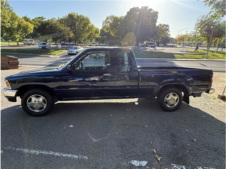 Used 1994 Toyota Pickup DX RWD image 4
