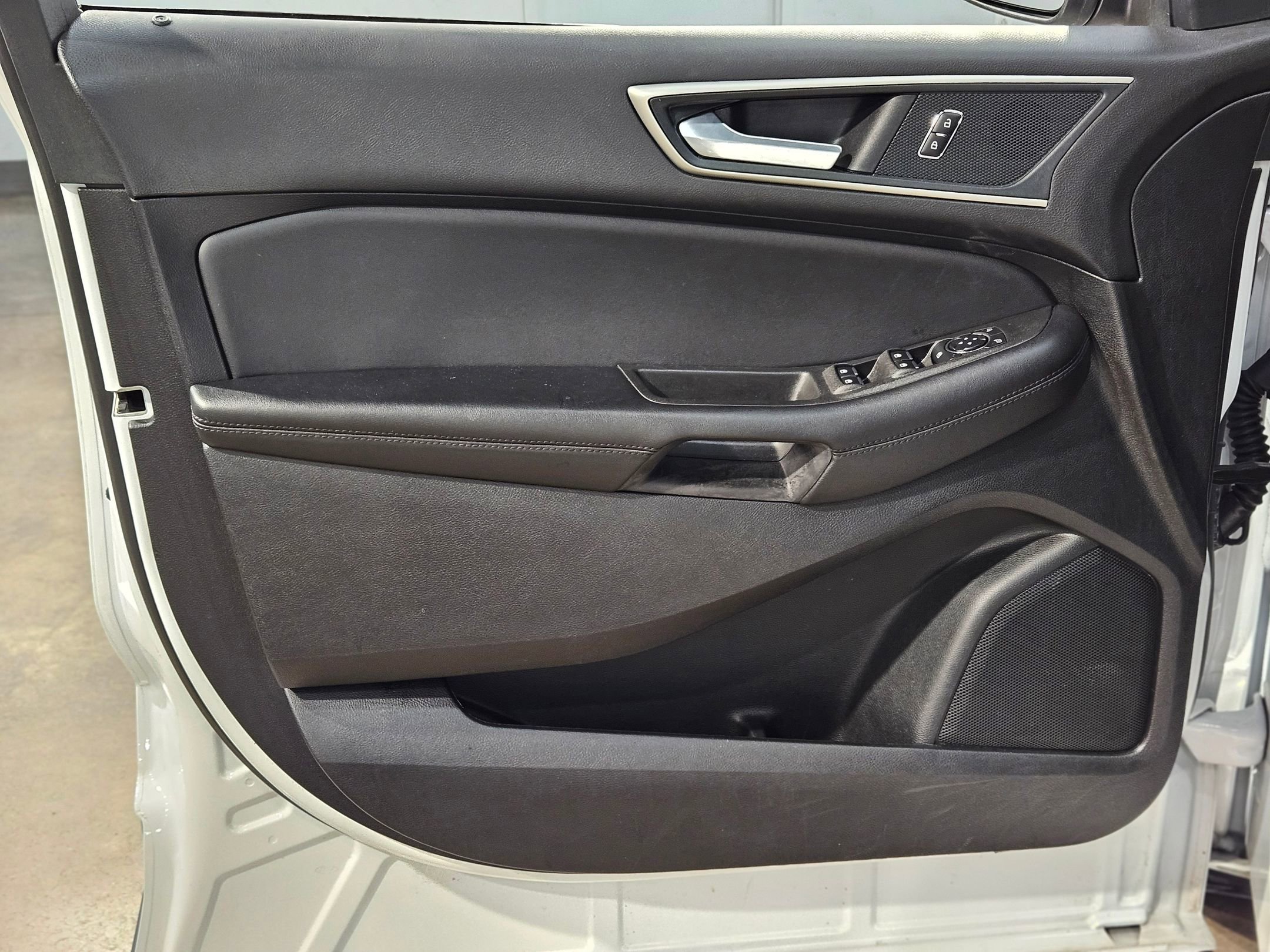 Used 2024 Ford Edge SEL image 20