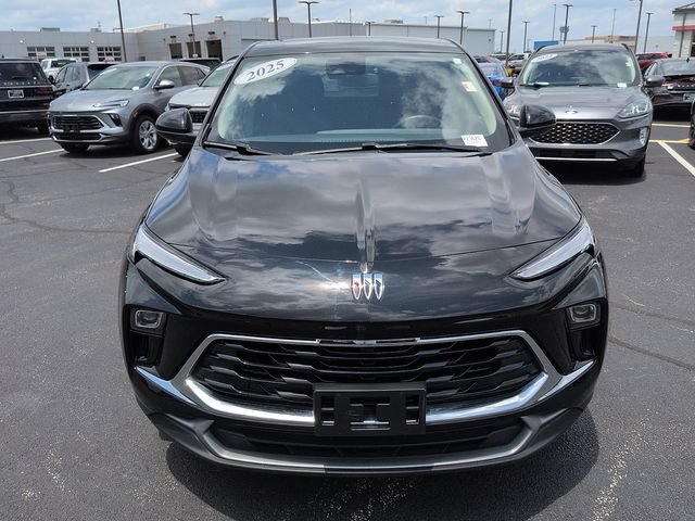 Used 2025 Buick Encore GX Preferred AWD/4WD image 2