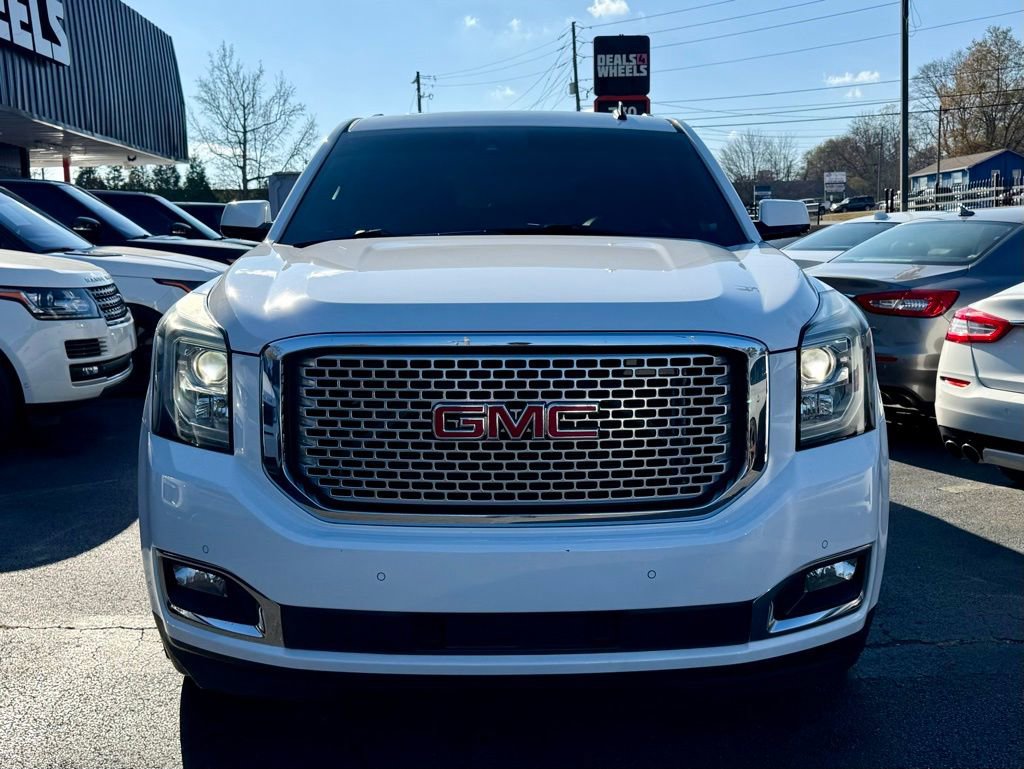 Used 2015 GMC Yukon Denali w/ Touring Package image 2