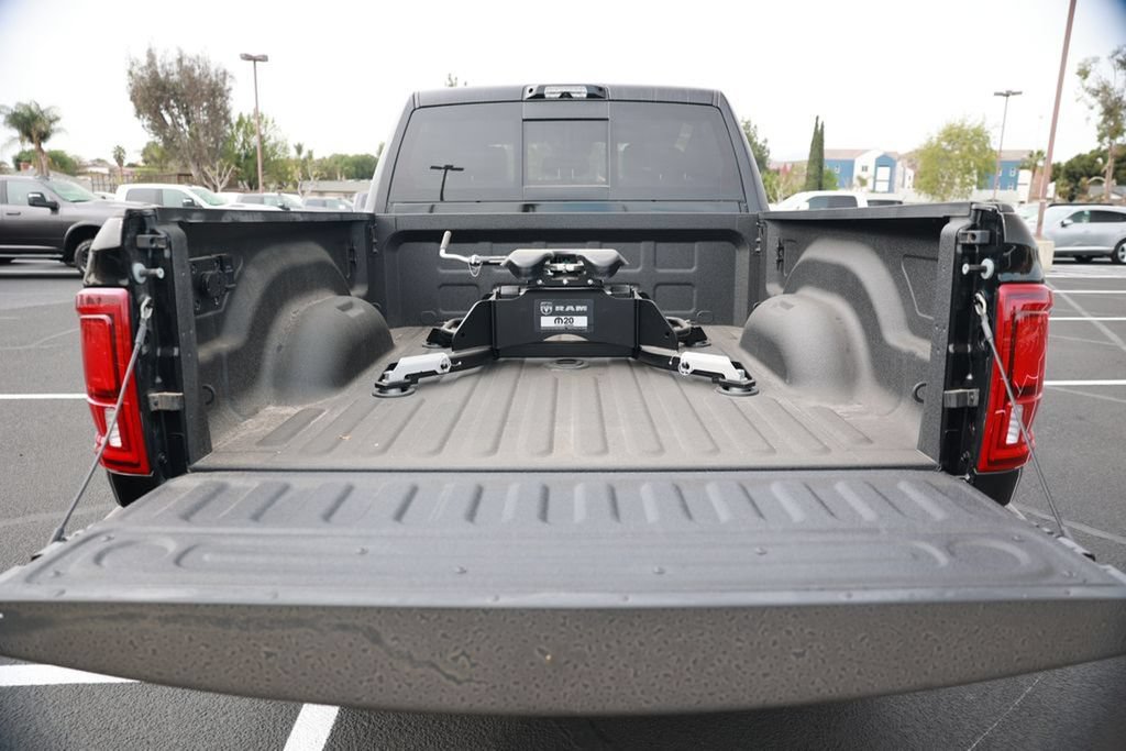 New 2026 RAM 3500 Laramie AWD/4WD image 34