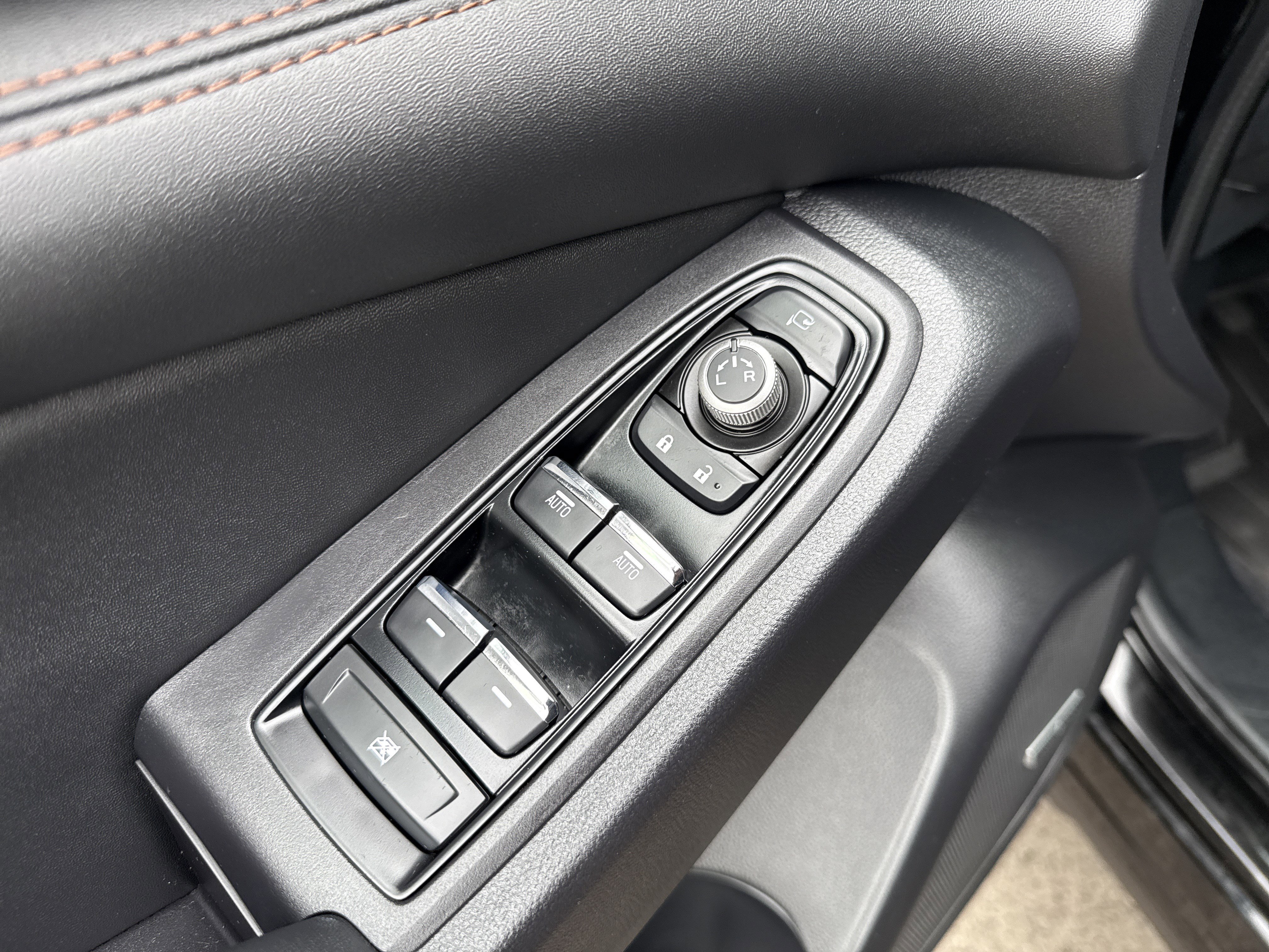 Used 2025 Subaru Ascent Bronze Edition image 16