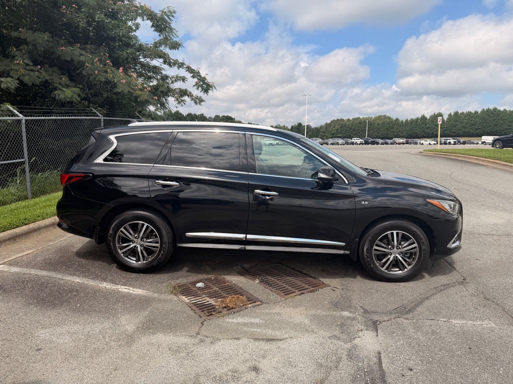 Used 2017 INFINITI QX60 FWD w/ Premium Plus Package