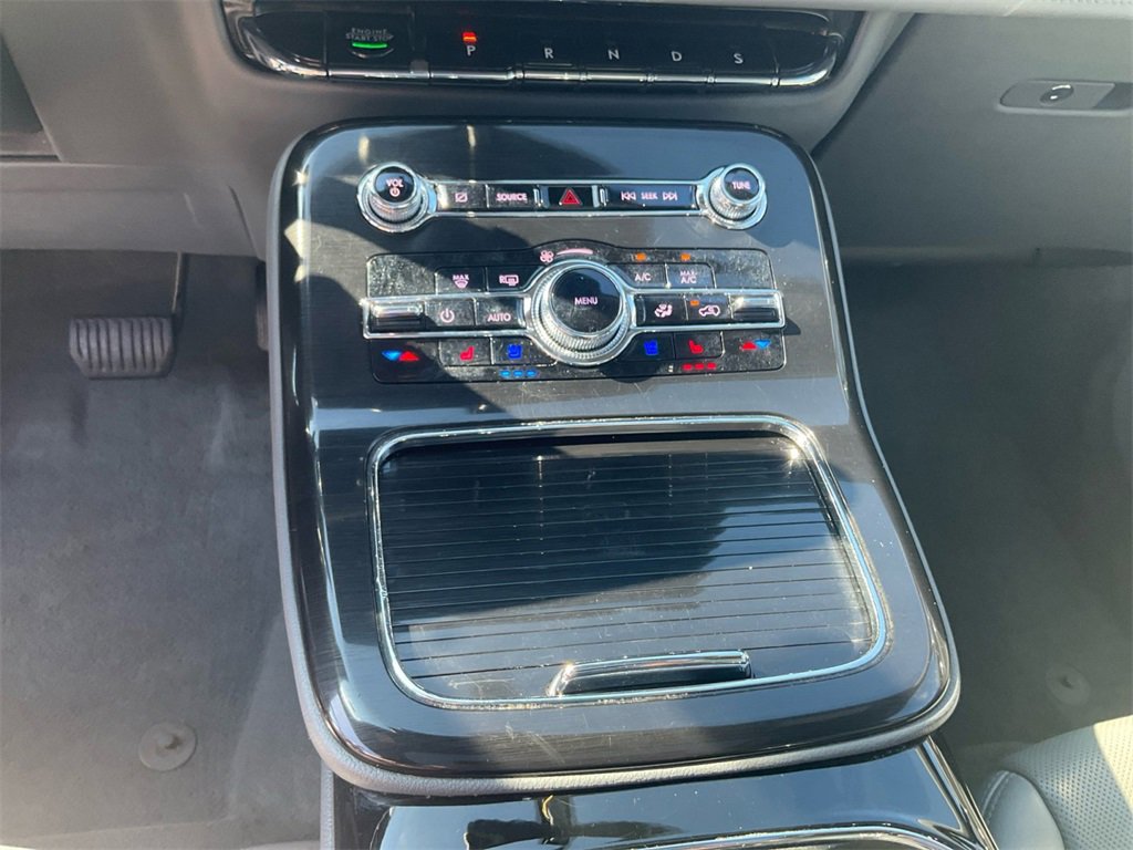 Used 2022 Lincoln Nautilus Reserve w/ Equipment Group 201A image 16