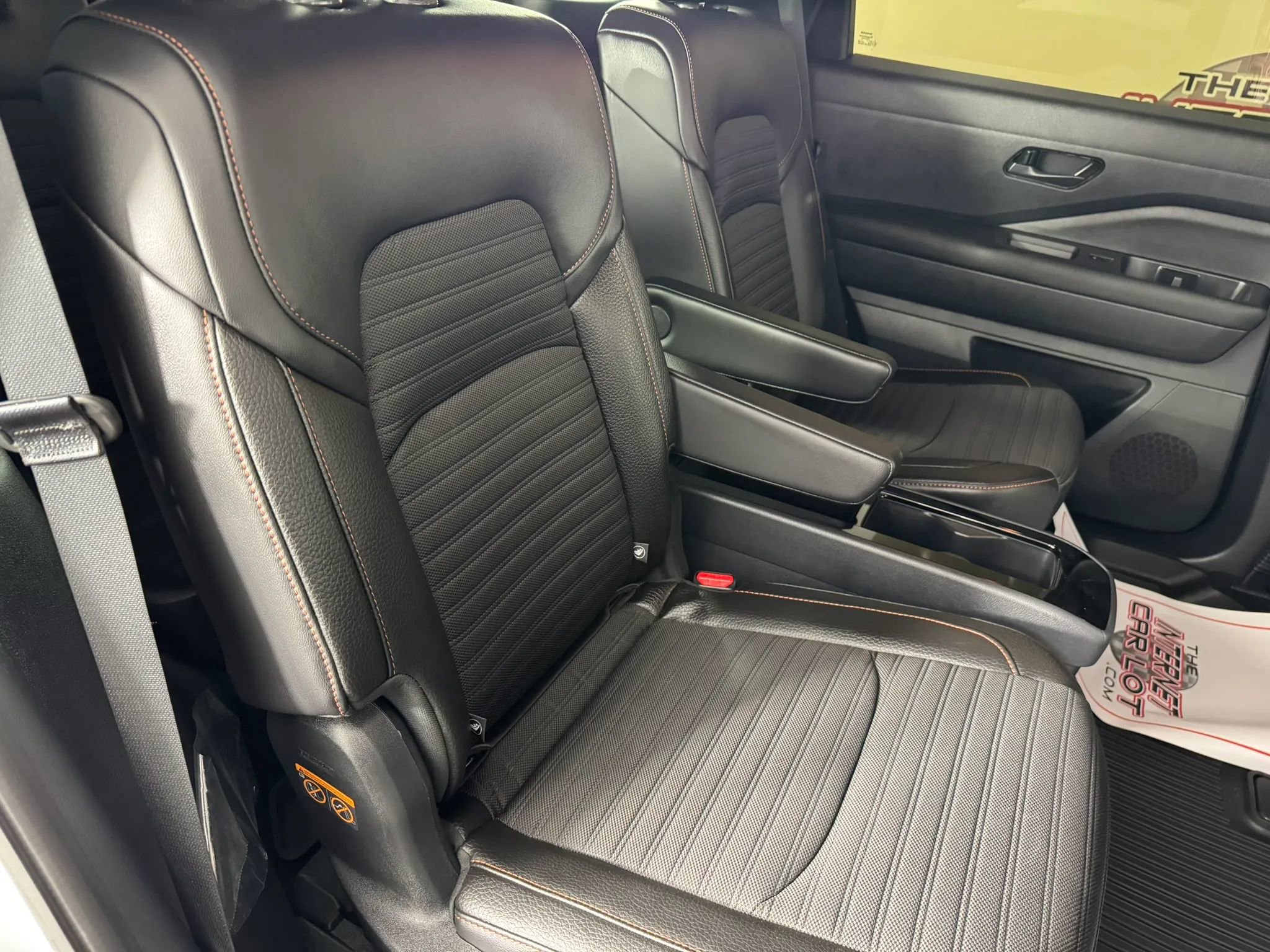 Used 2025 Nissan Pathfinder Rock Creek image 39