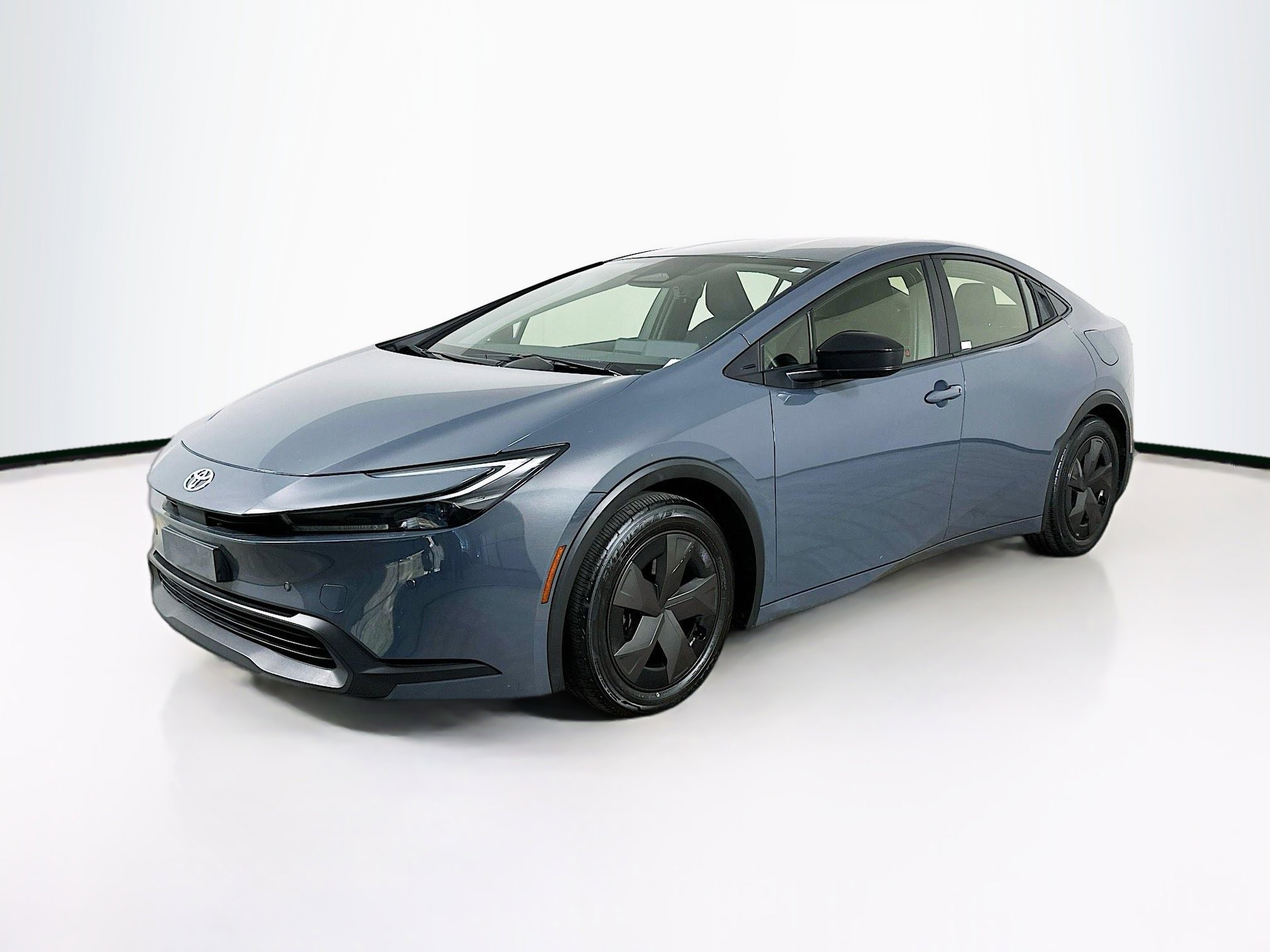 Used 2024 Toyota Prius LE image 3