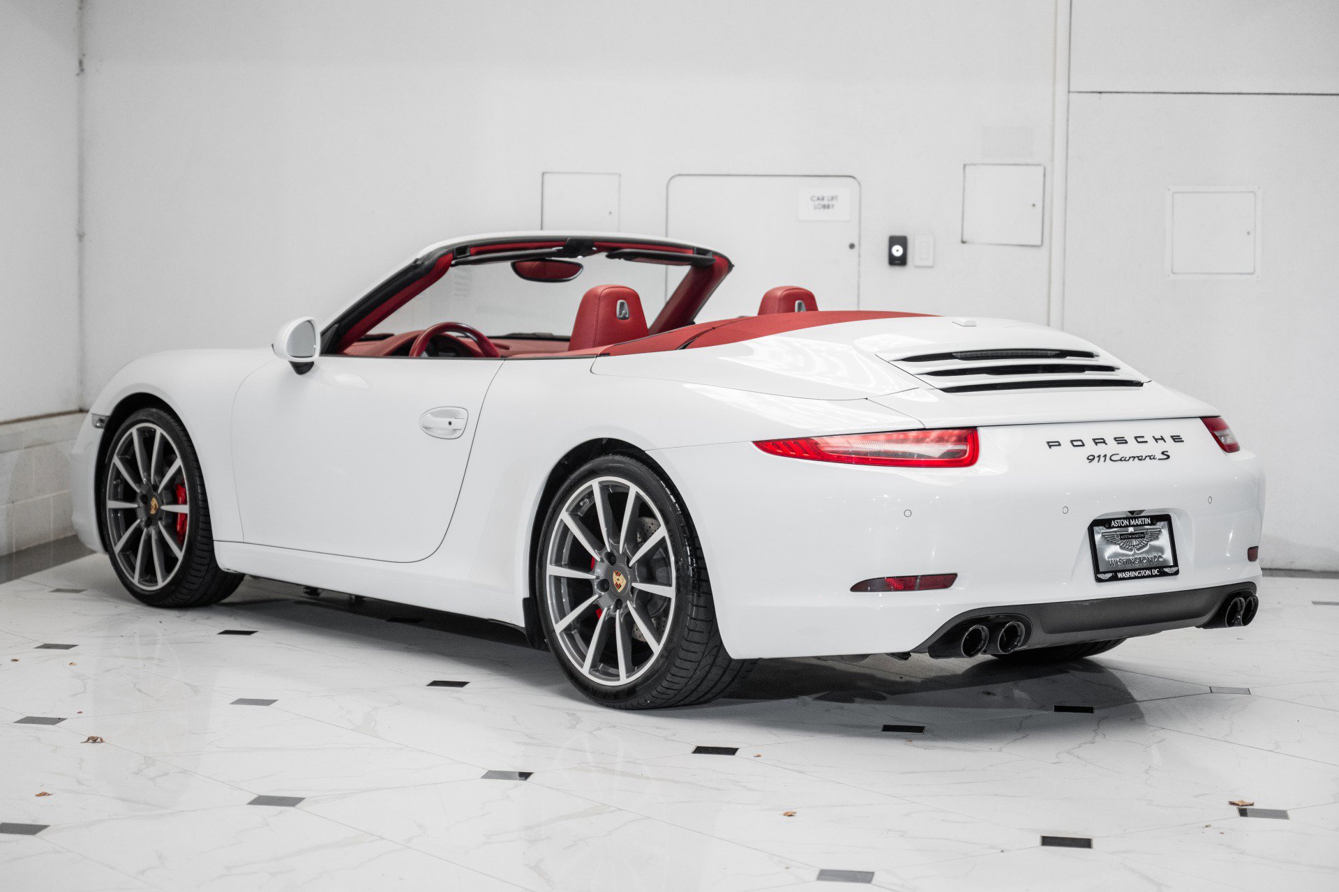 Used 2016 Porsche 911 Carrera S image 7