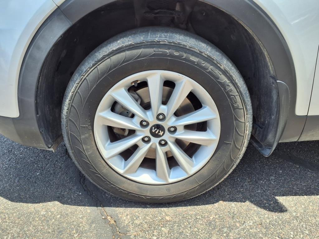 Used 2020 Kia Sorento LX image 23