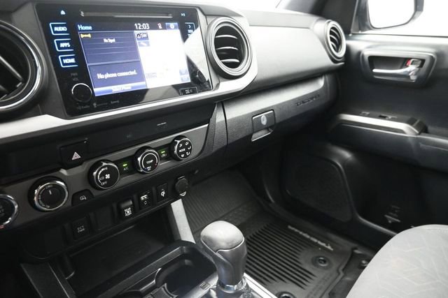 Used 2019 Toyota Tacoma TRD Sport AWD/4WD image 29