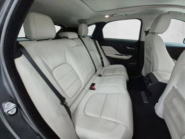 Used 2017 Jaguar F-PACE Prestige AWD/4WD image 23