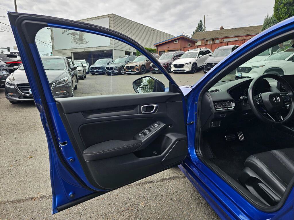 Used 2023 Honda Civic Sport image 19