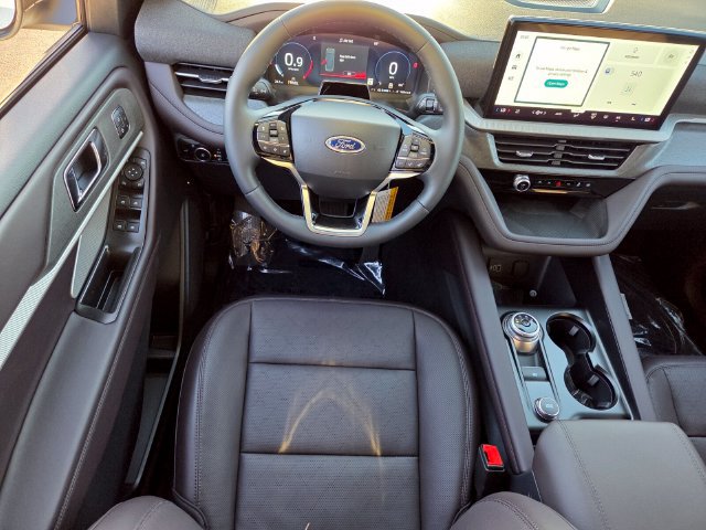 New 2027 Ford Explorer Platinum RWD image 9