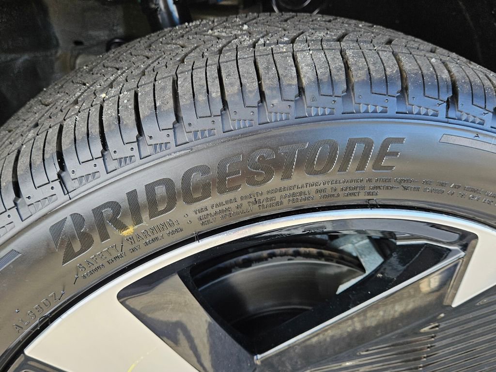 New 2026 Nissan Kicks SR image 15