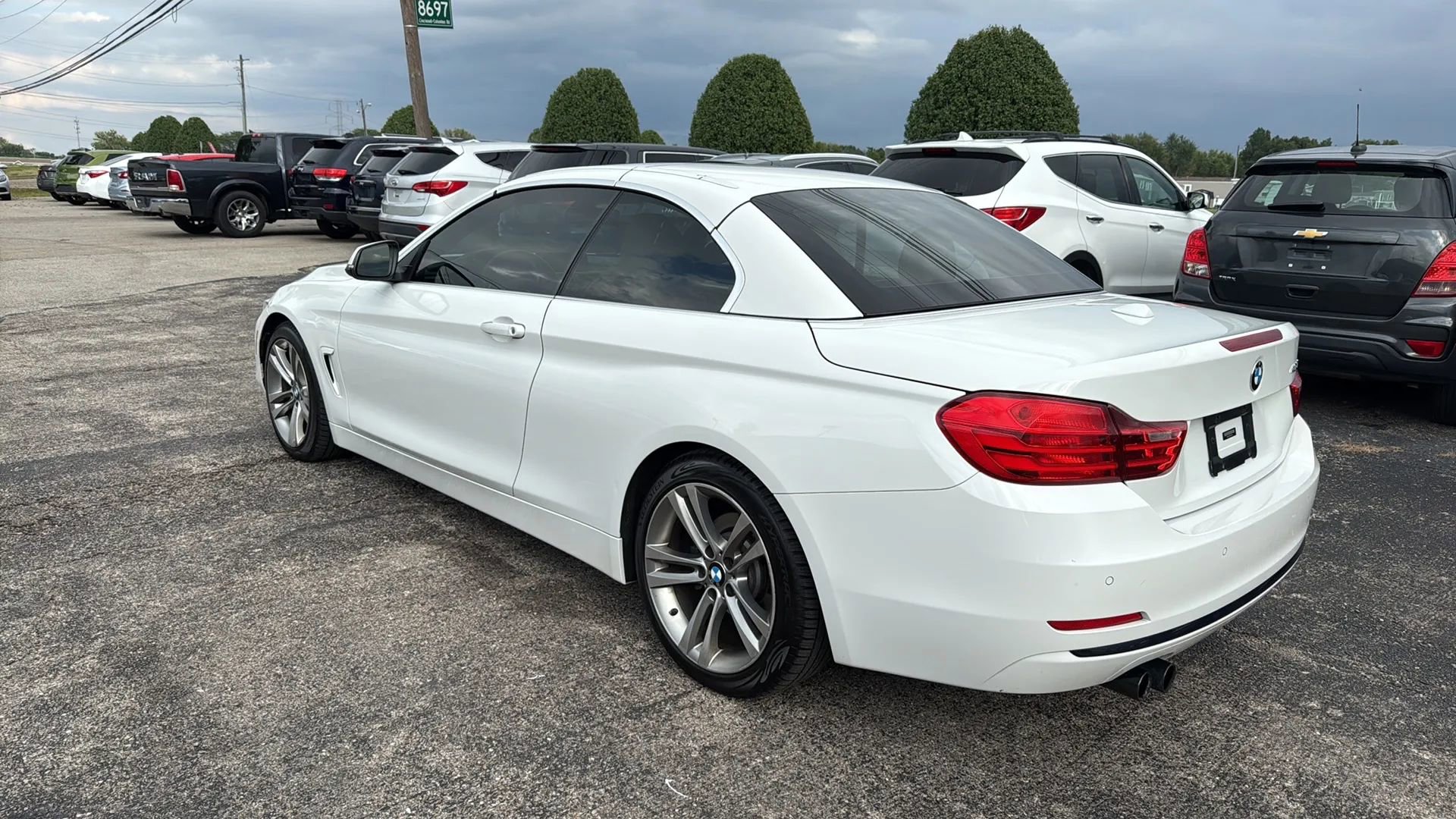 Used 2017 BMW 430i Convertible image 3