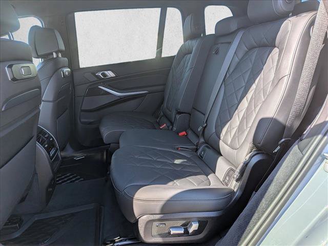 Used 2025 BMW X7 xDrive40i w/ M Sport Package AWD/4WD image 21