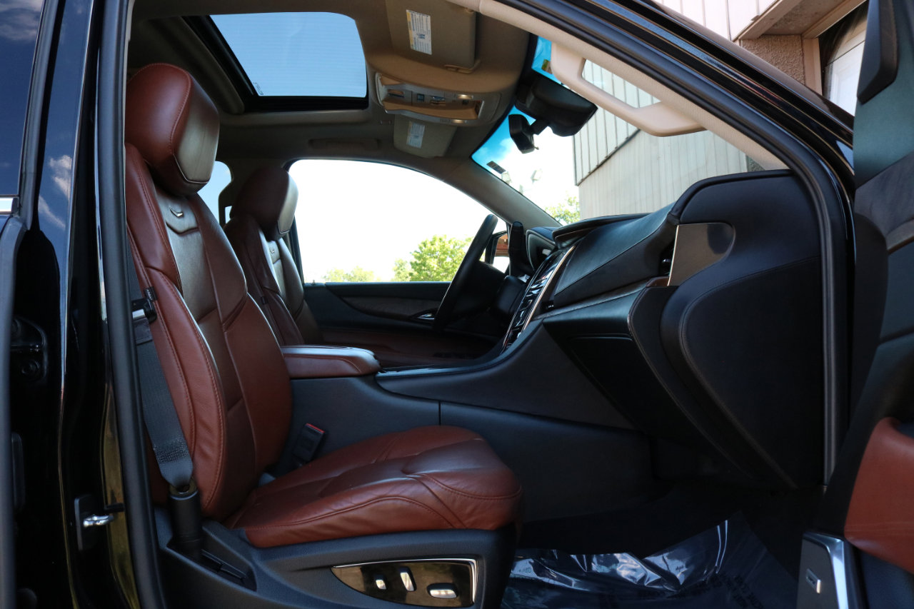 Used 2017 Cadillac Escalade Premium Luxury image 58