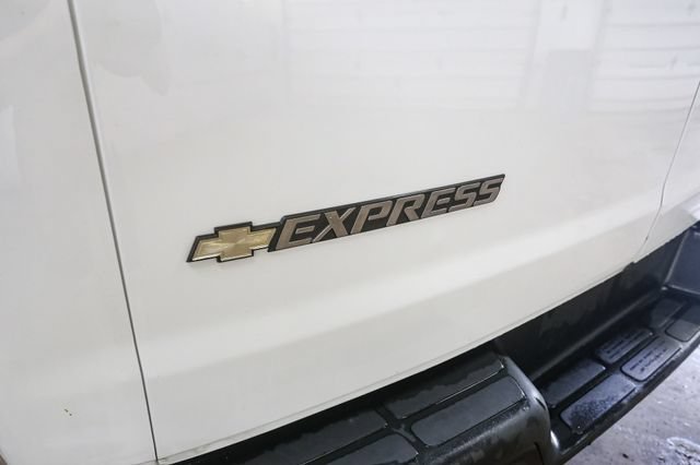 Used 2020 Chevrolet Express 2500 w/ Driver Convenience Package RWD image 9