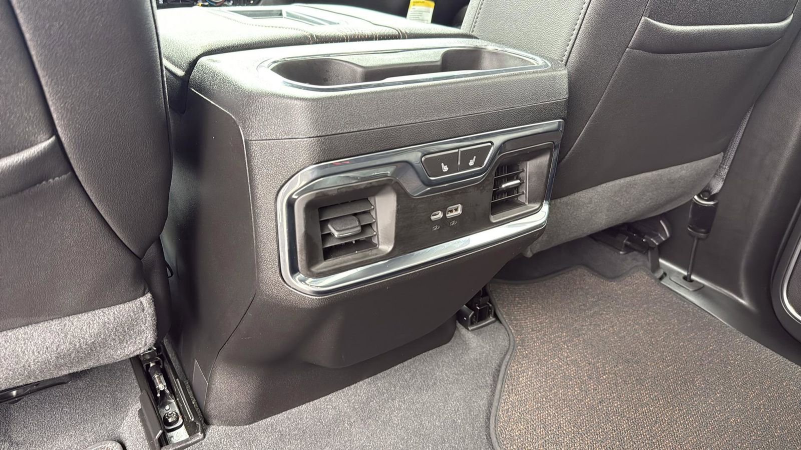 Used 2022 Chevrolet Silverado 1500 High Country w/ Technology Package image 28