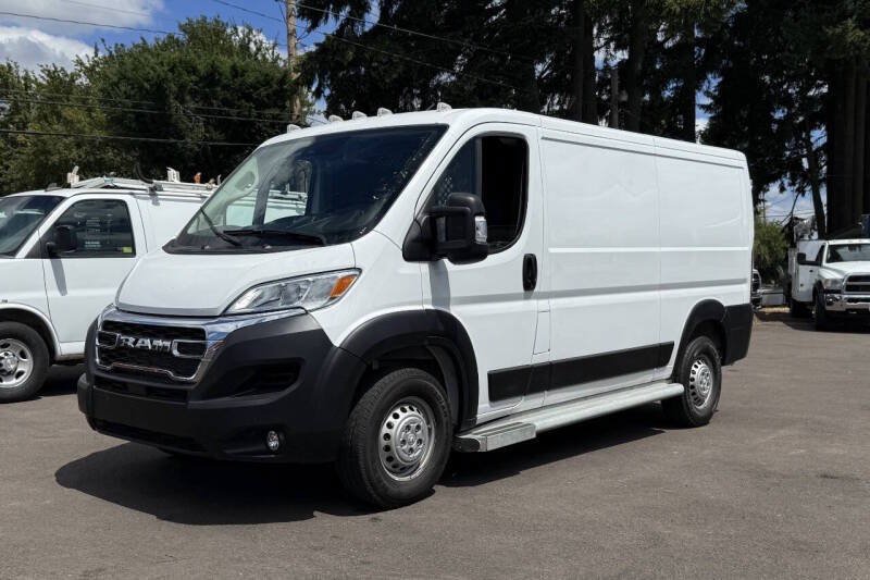 Used 2025 RAM ProMaster 2500 w/ U-Haul Equipment Group FWD image 19