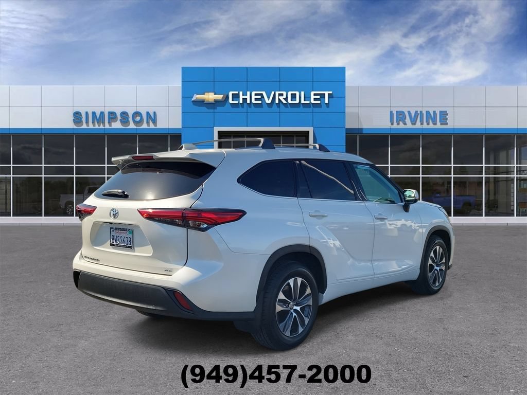 Used 2021 Toyota Highlander XLE FWD image 8