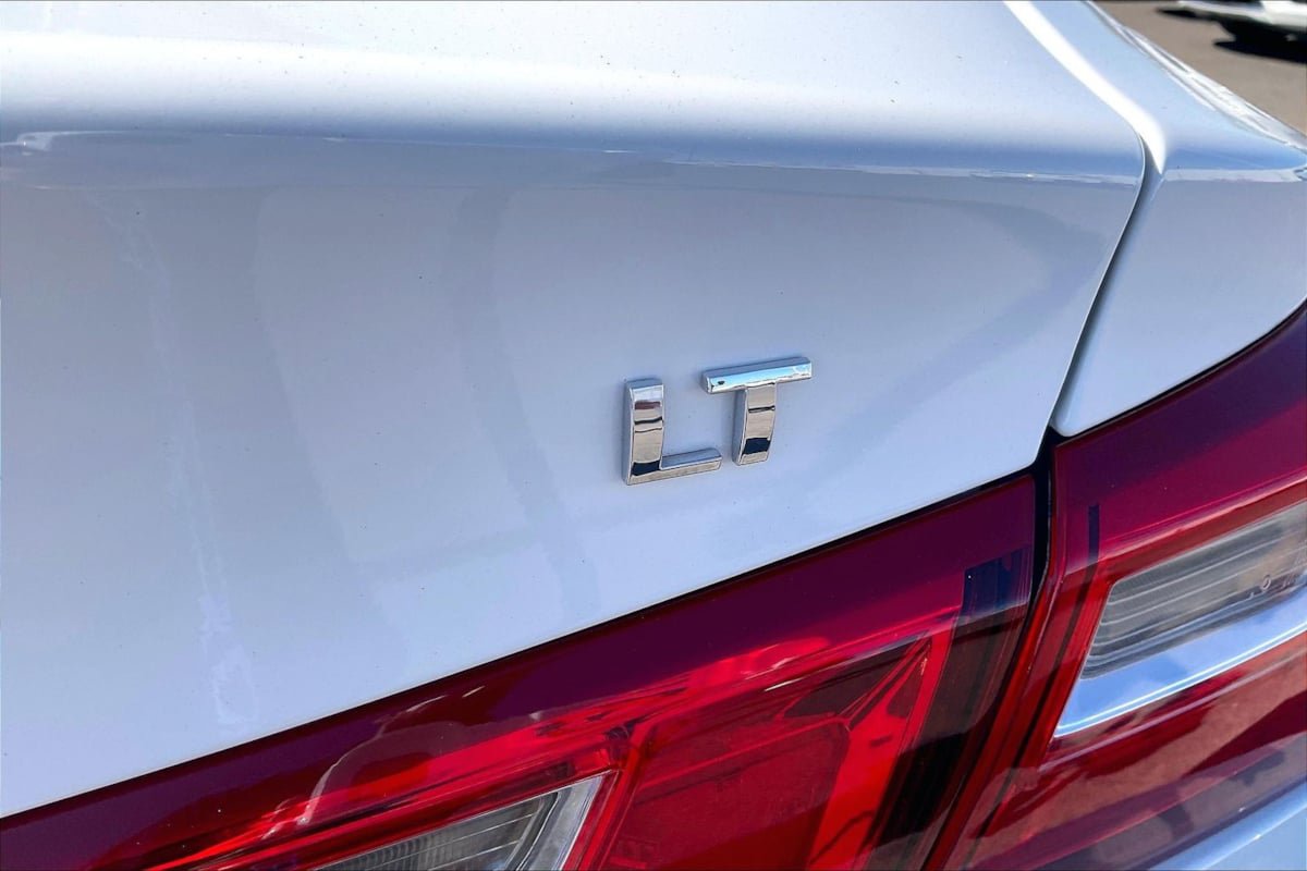 Used 2024 Chevrolet Malibu LT FWD image 8