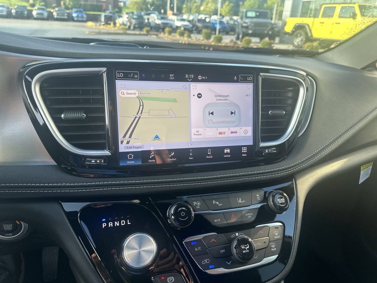 New 2024 Chrysler Pacifica Premium FWD image 39
