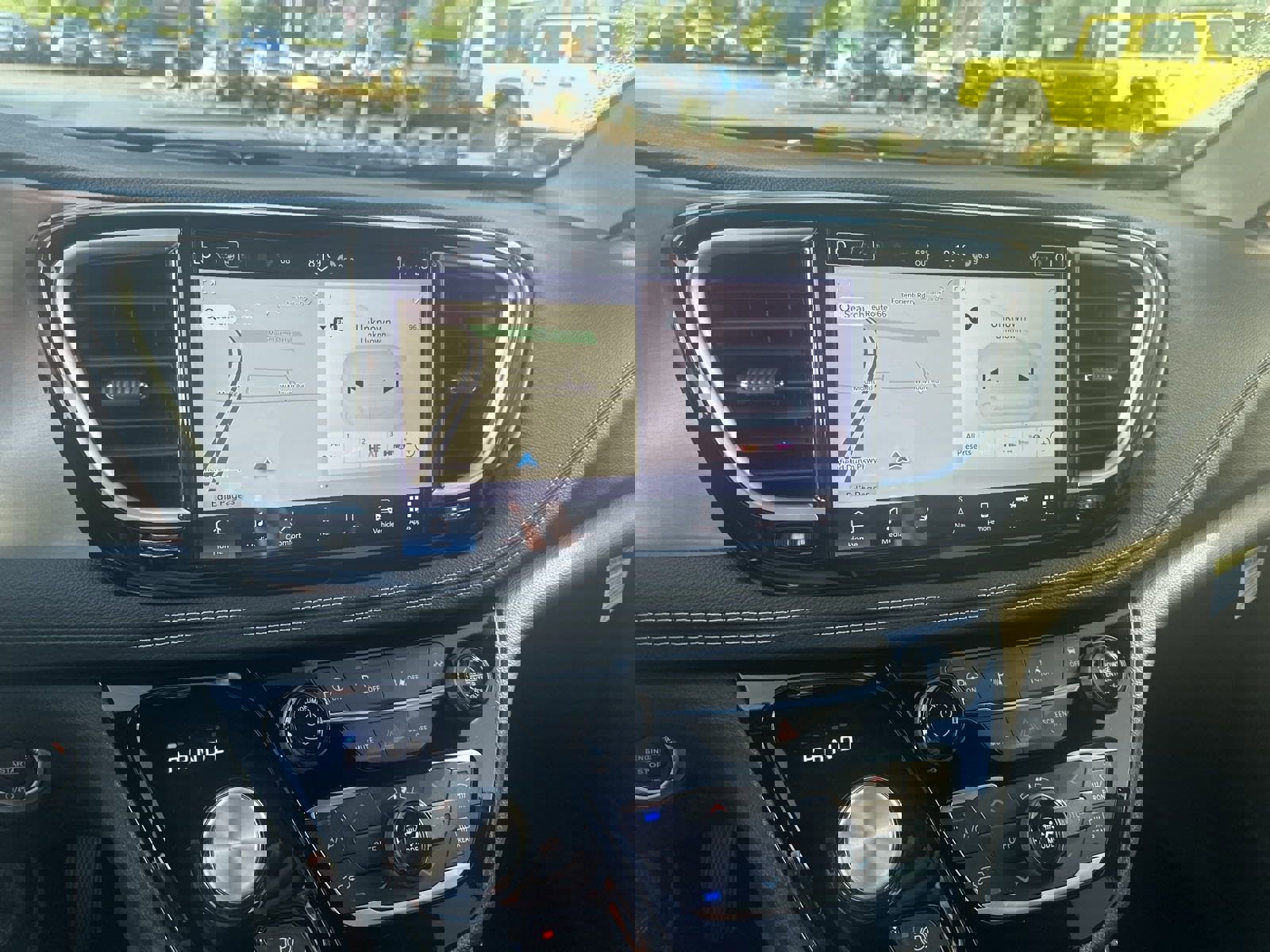 New 2024 Chrysler Pacifica Premium image 39