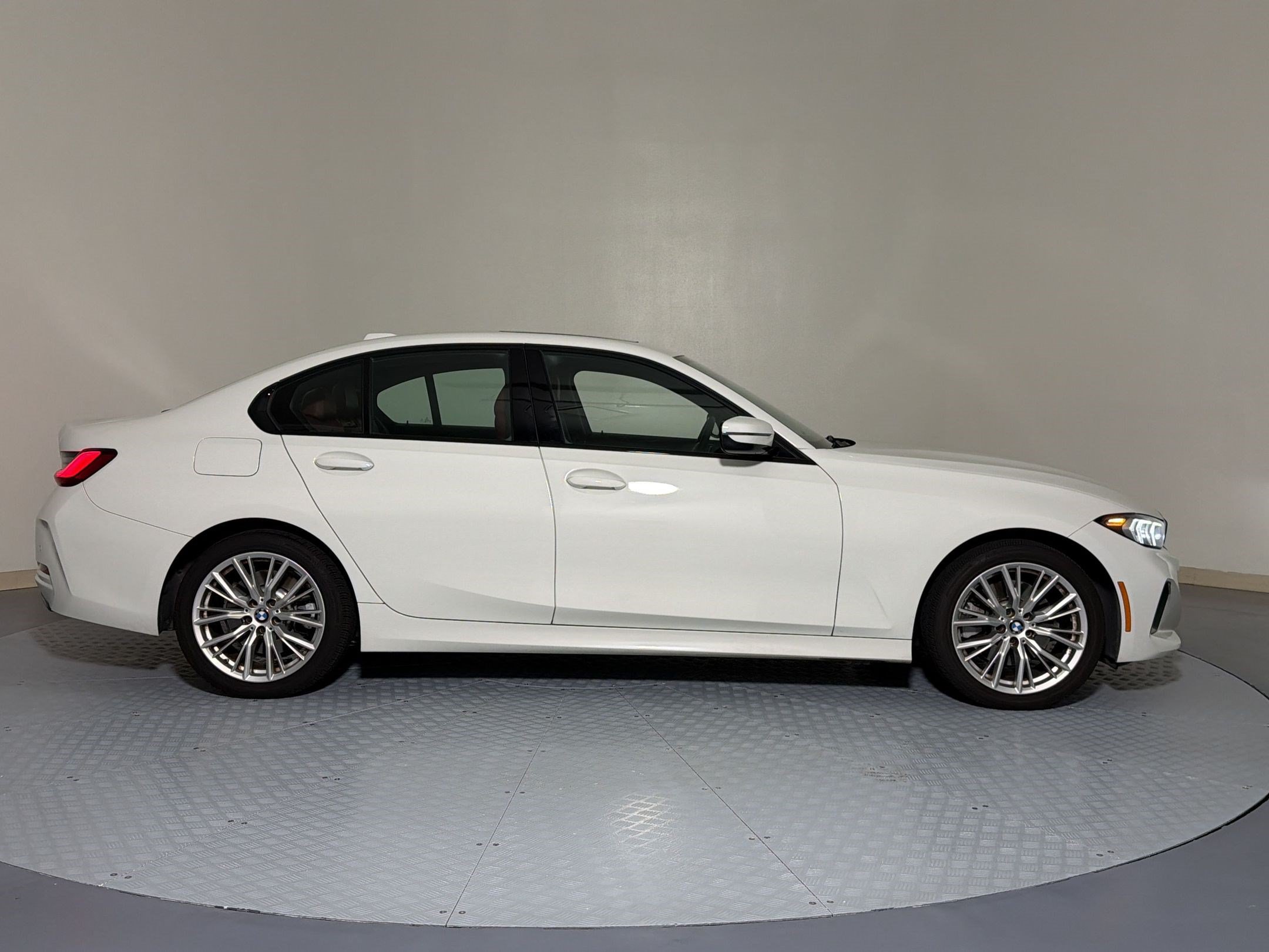 Certified 2023 BMW 330i Sedan w/ Driving Assistance Package RWD image 7